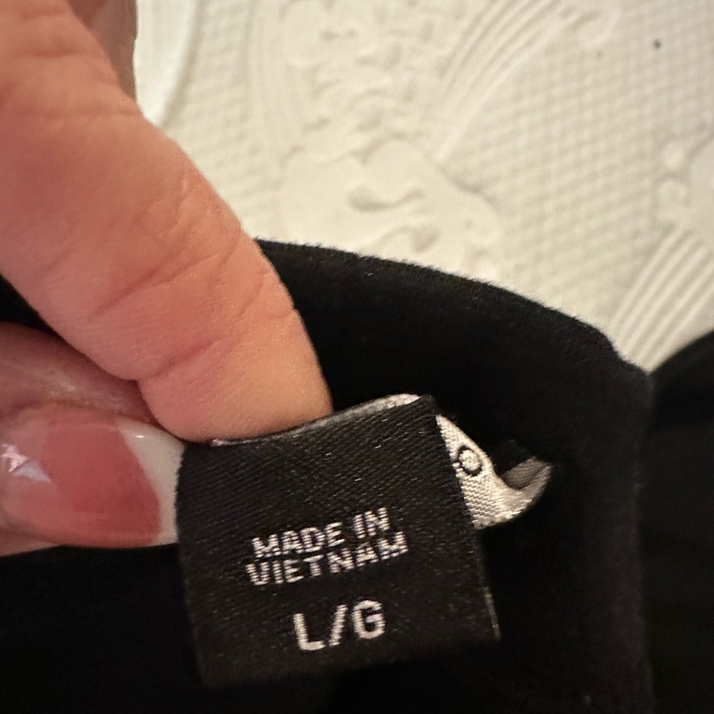 Metaphor Elegant Black Apparel